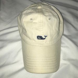 Vineyard vines adjustable hat. Tan/white